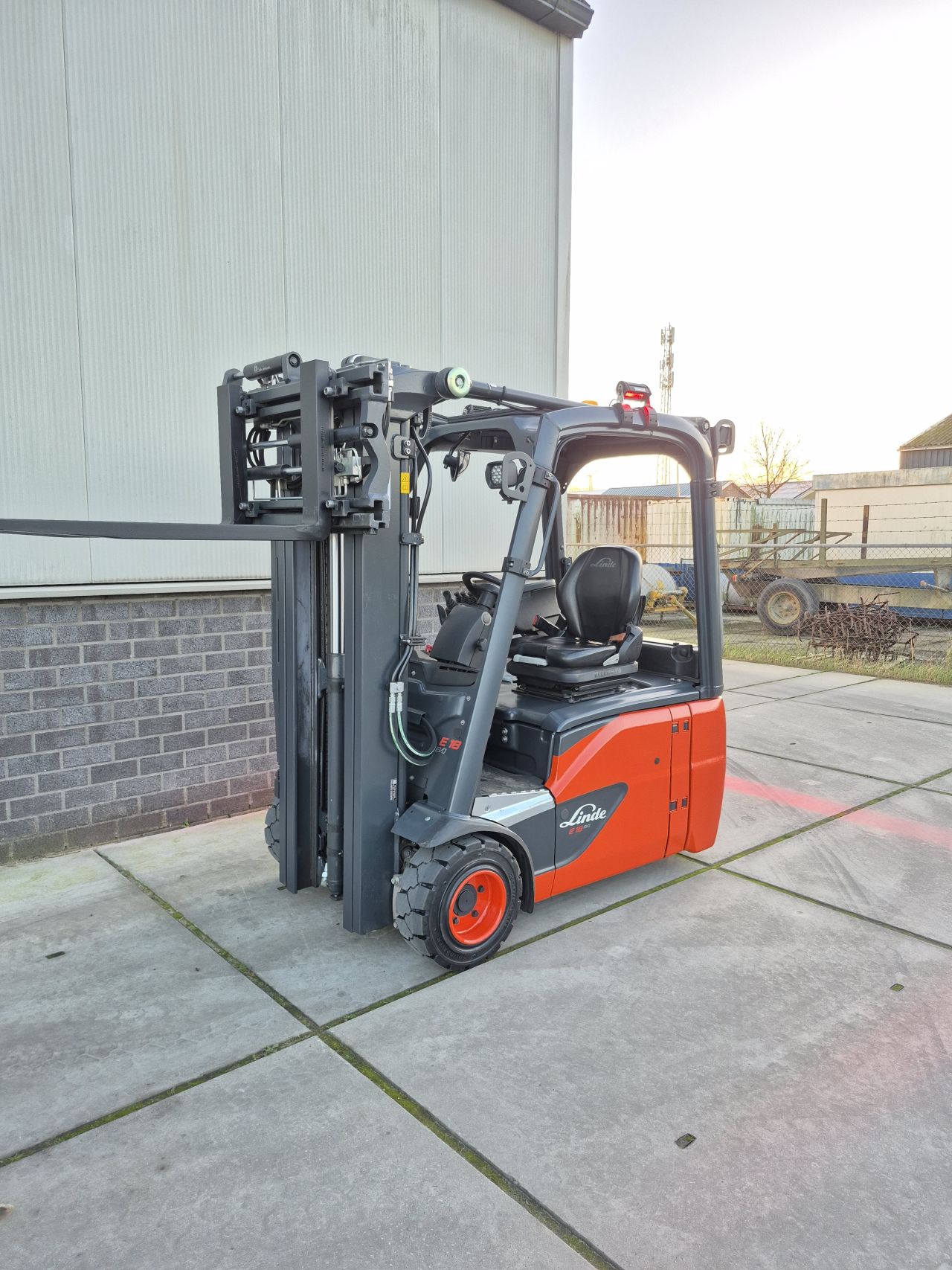 Linde E18-01 triplex sideshift vorkversteller bj 2019 3425 uur