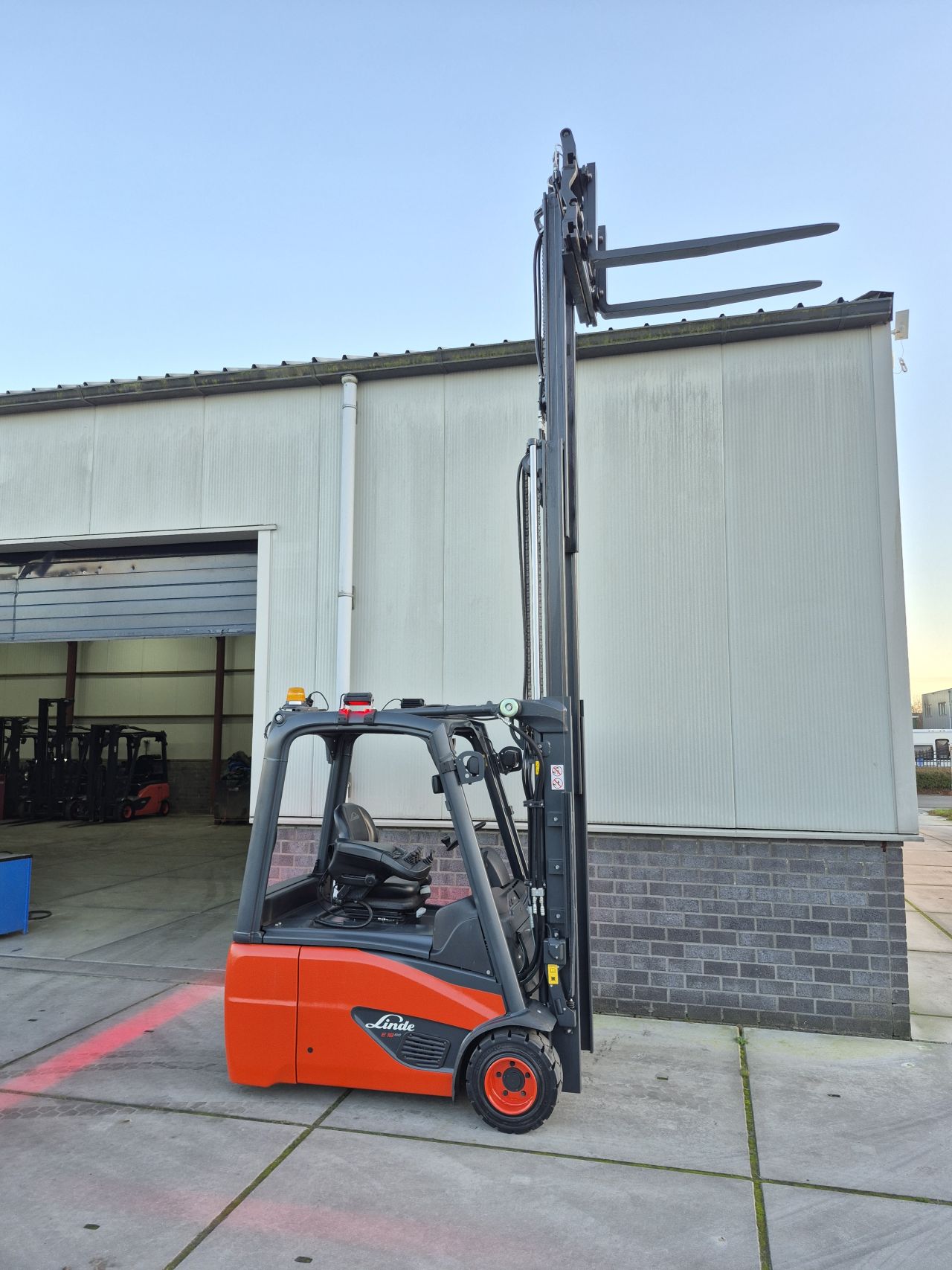 Linde E18-01 triplex sideshift vorkversteller bj 2019 3425 uur