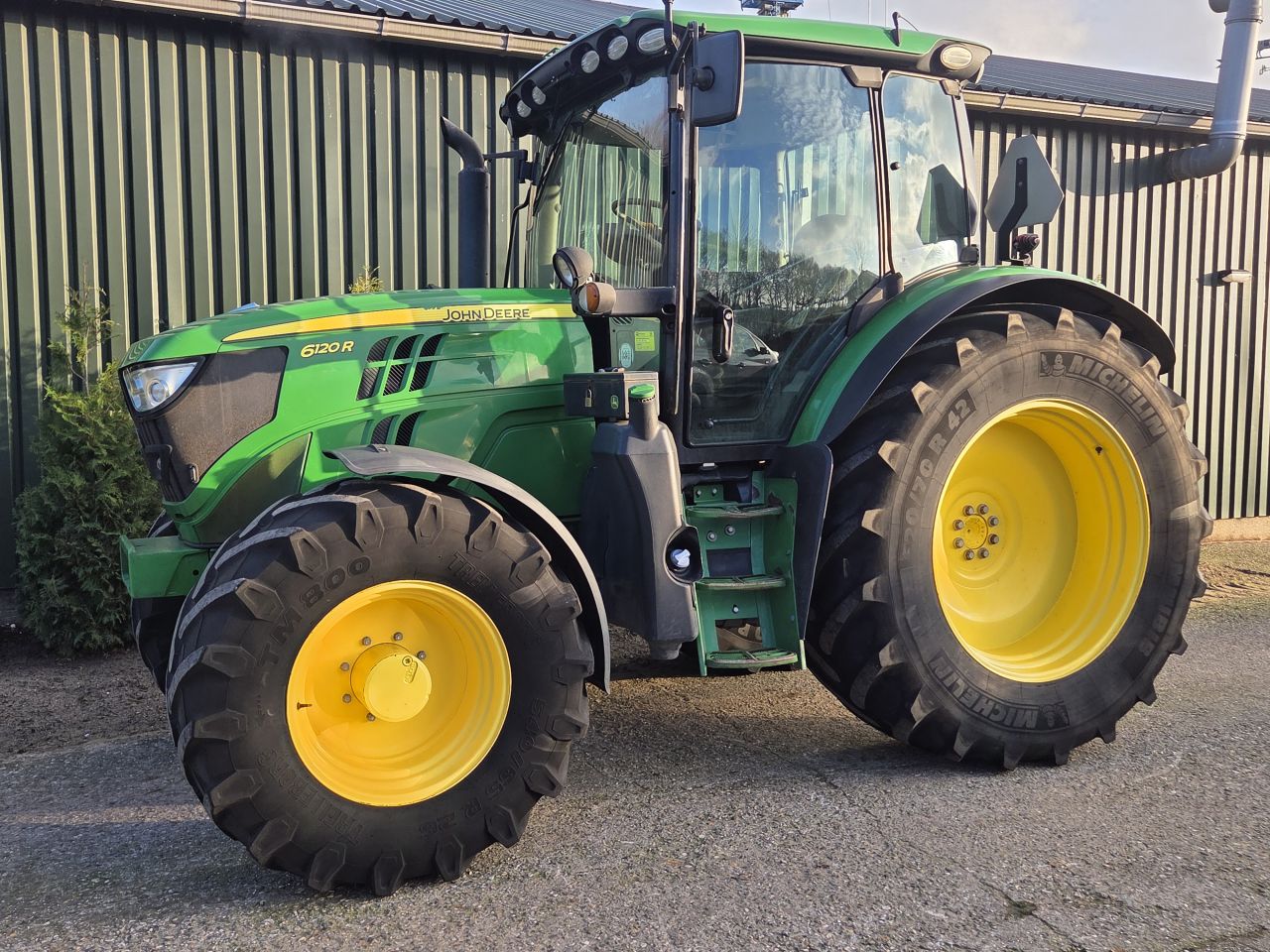 John Deere 6120R