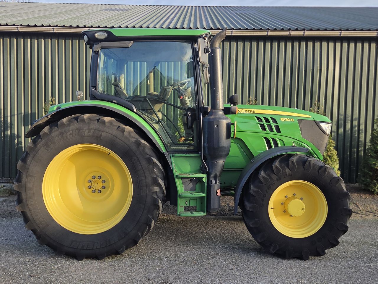 John Deere 6120R