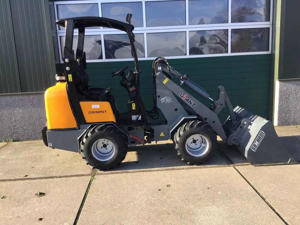 Giant D332st