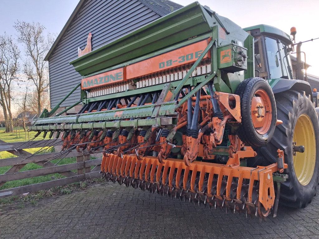 Amazone Schudeg D8 30E zaaimachine 3m met schudeg