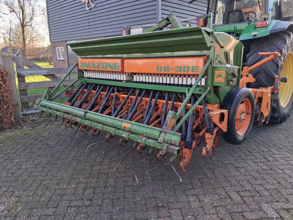 Amazone Schudeg D8 30E zaaimachine 3m met schudeg