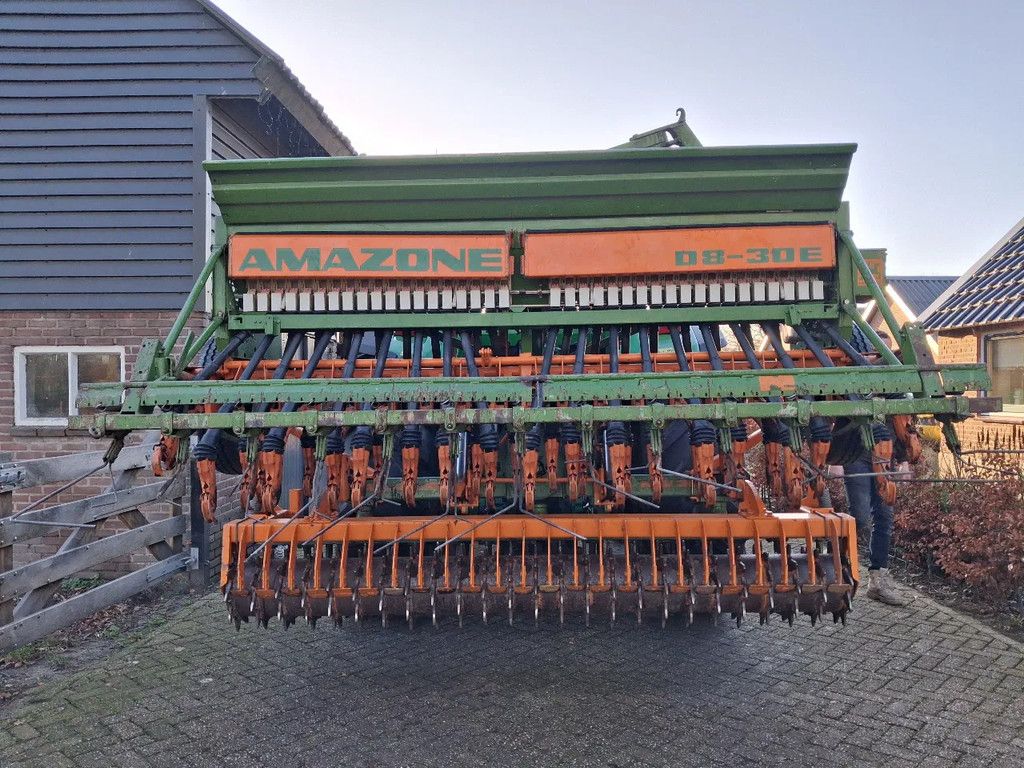 Amazone Schudeg D8 30E zaaimachine 3m met schudeg