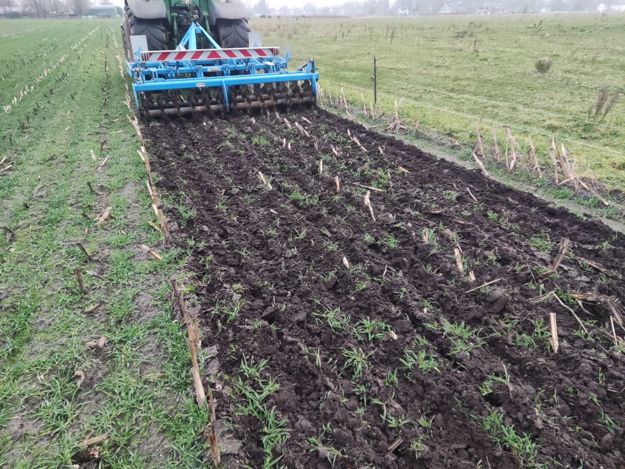 CARRE diepgronder (type Neolab Twin, werkbreedte 280 cm.,)