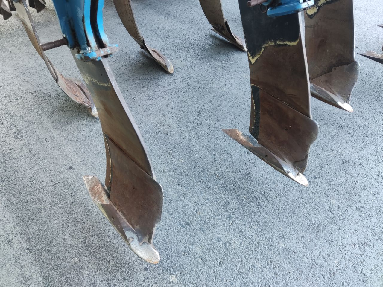 CARRE diepgronder (type Neolab Twin, werkbreedte 280 cm.,)