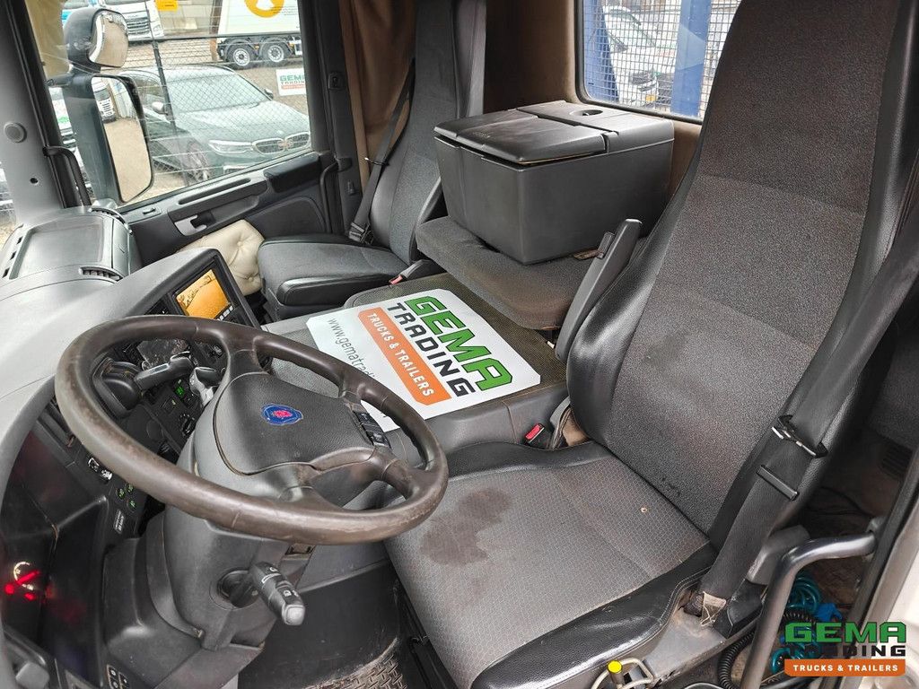 Scania P360 4x2 Daycab Euro 5 - Full air suspension - HyvaLift Portal arm system 14T - Rockinger - 05/2026 MOT