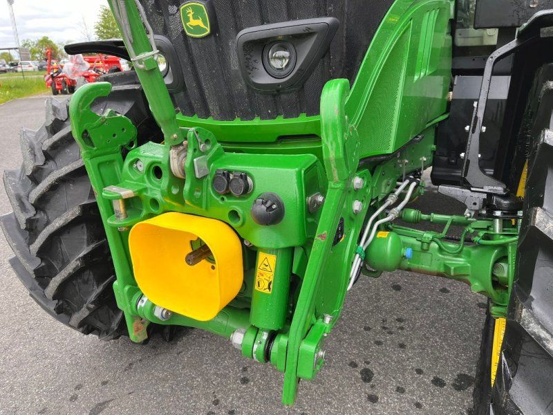 John Deere 6130R