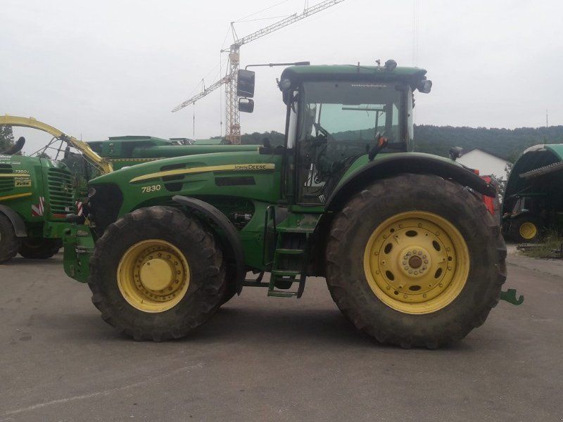 John Deere 7830