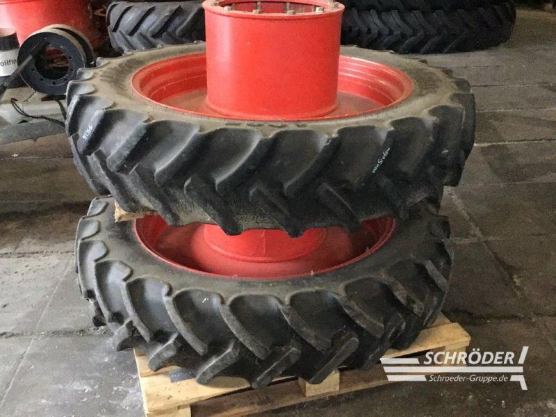 Fendt PFLEGERÄDER  2X320/85R38 + 2X320/105R54
