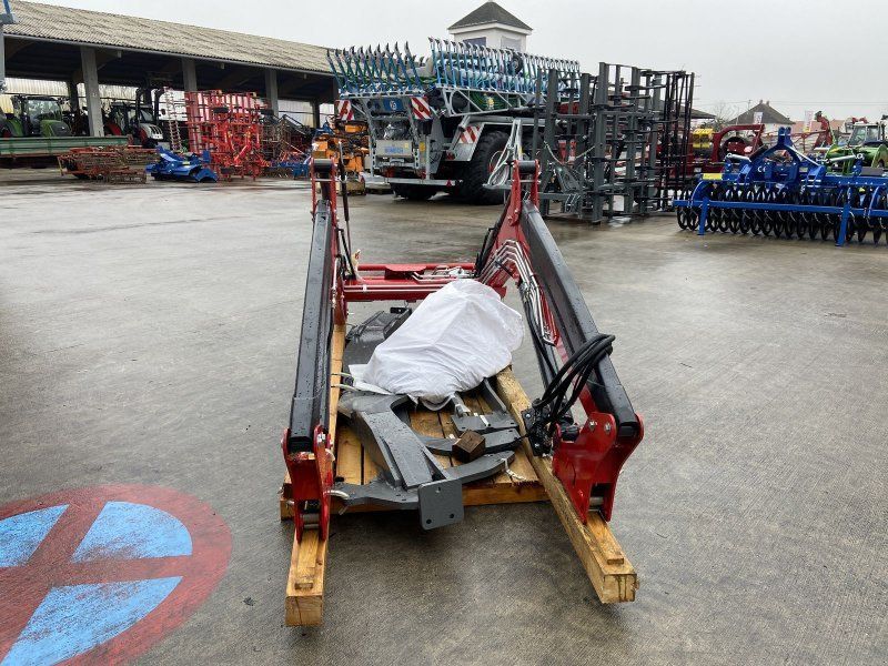 Stoll SOLID 40-22 + Konsole Massey Ferguson 5710-5713