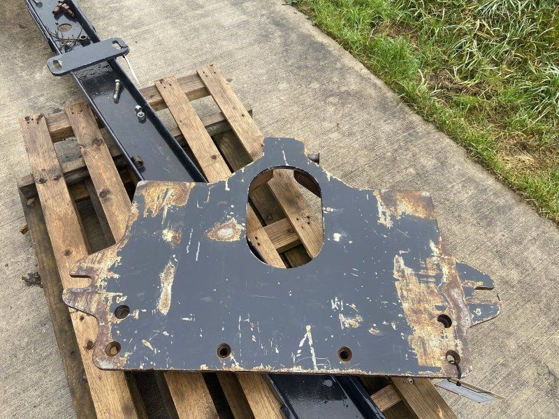 Schneepflugplatte mit Unterzug New Holland T5