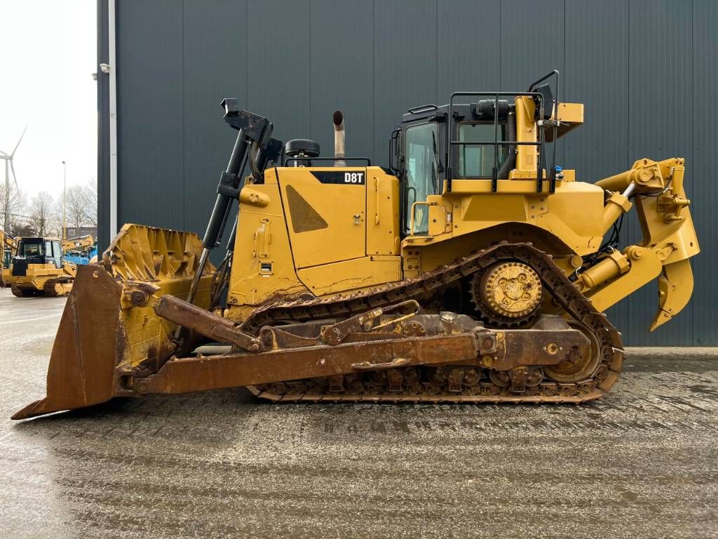 CAT D8T - CE