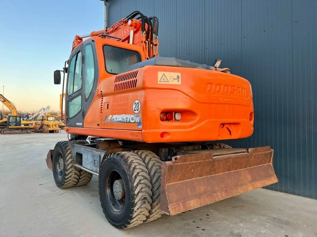 Doosan DX170W