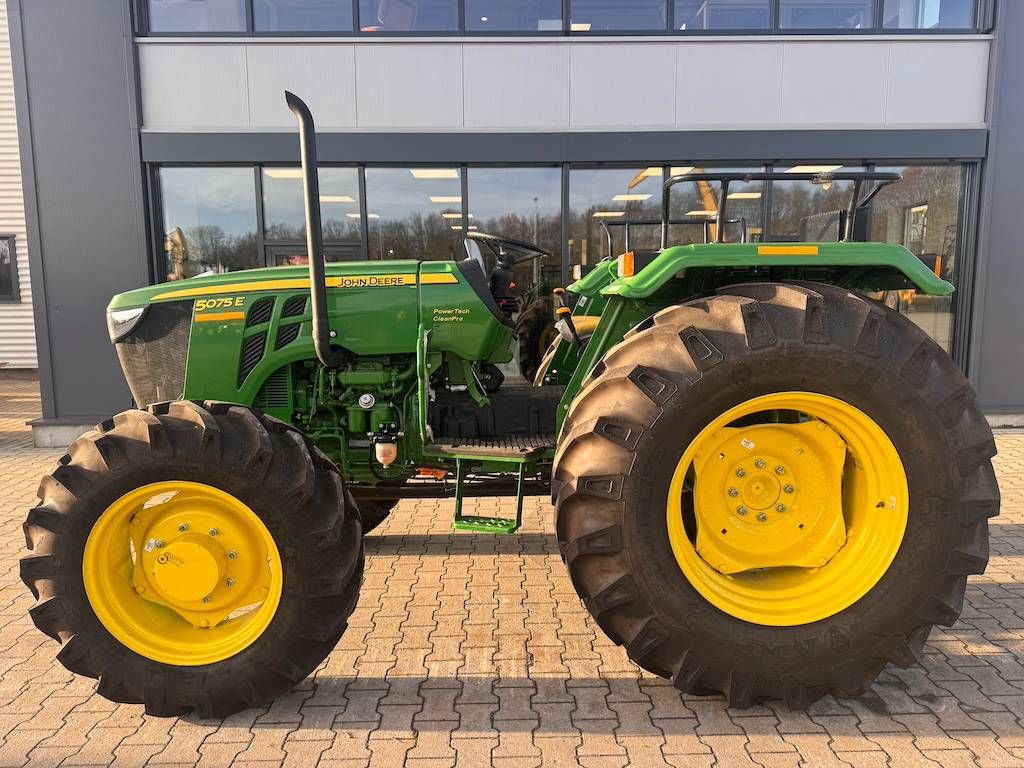 John Deere 5075 E