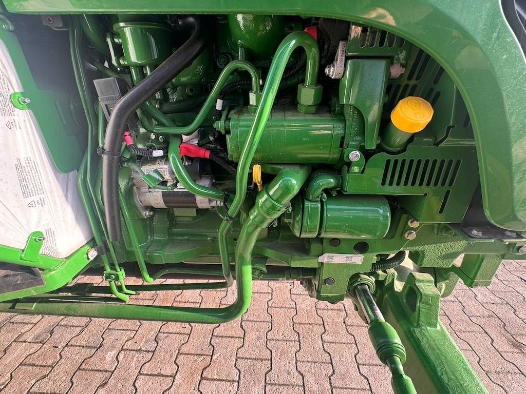 John Deere 5075 E