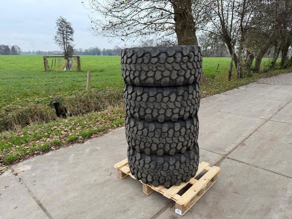 Continental 315/55R16 MPT 81 banden