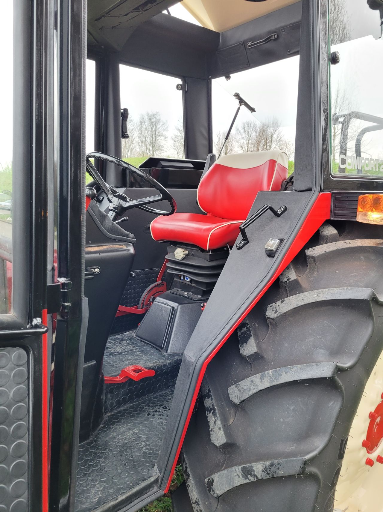 International 844 s 4x4 comfort 2000 cabine