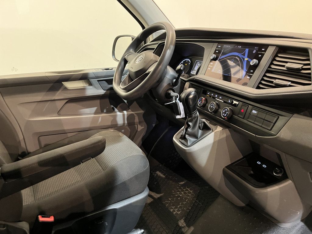 Volkswagen Transporter 2.0 TDI L2H1 4Motion 150 PK Automaat / Euro 6 / Servicebus / Sortimo Inrichting / Airco / Cruise Control / Camera / Trekhaak / CarPlay / Navigatie / Klep