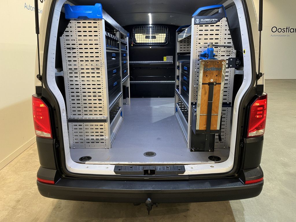 Volkswagen Transporter 2.0 TDI L2H1 4Motion 150 PK Automaat / Euro 6 / Servicebus / Sortimo Inrichting / Airco / Cruise Control / Camera / Trekhaak / CarPlay / Navigatie / Klep