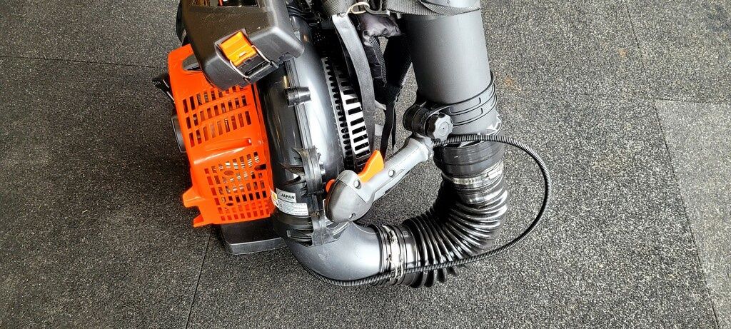 Nieuw! Echo PB-8010 bladblazer