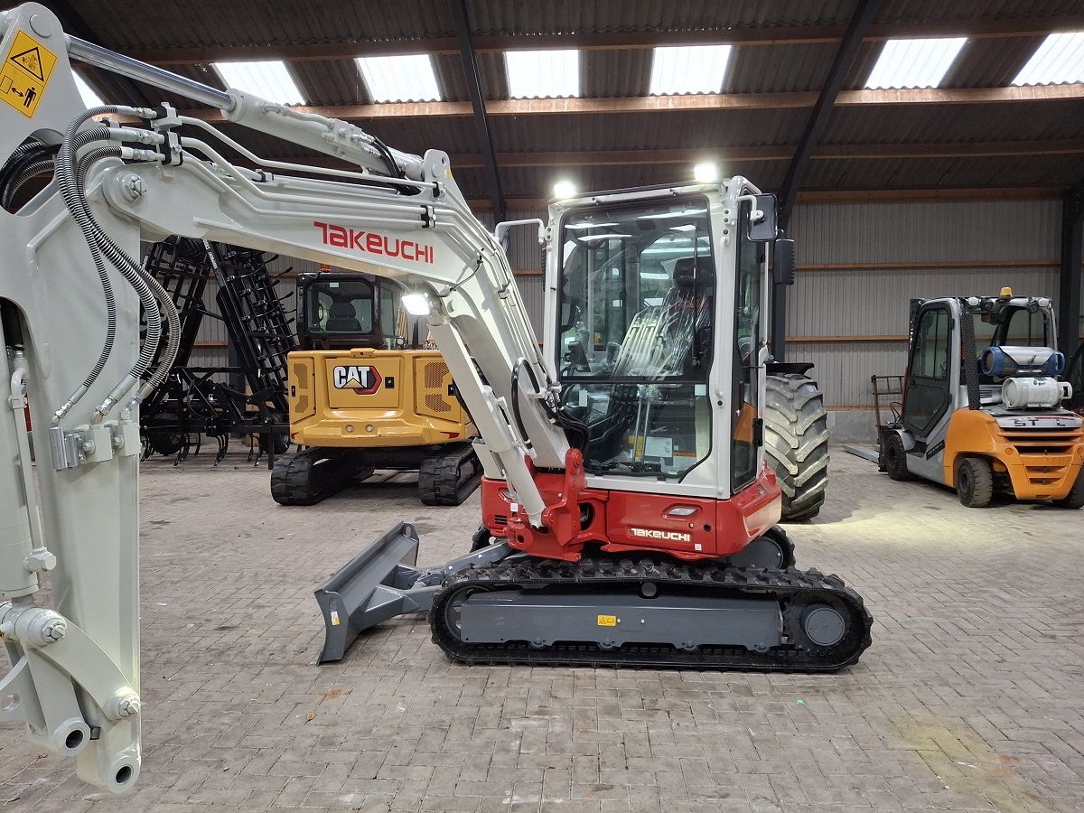 Takeuchi TB335R, BJ2025, minigraver, minikraan, Nieuw!