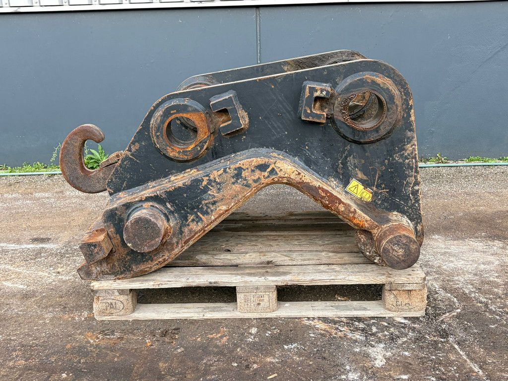 Caterpillar Quick Coupler CW70 for 374F