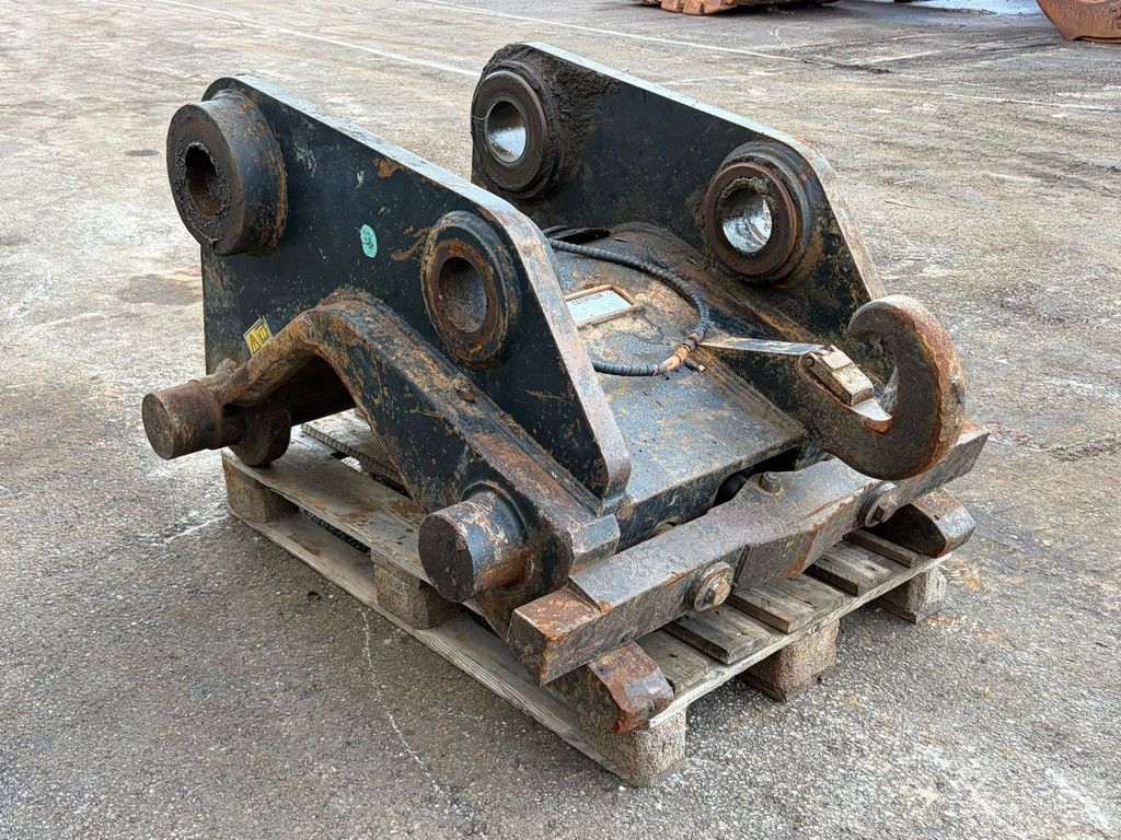 Caterpillar Quick Coupler CW70 for 374F