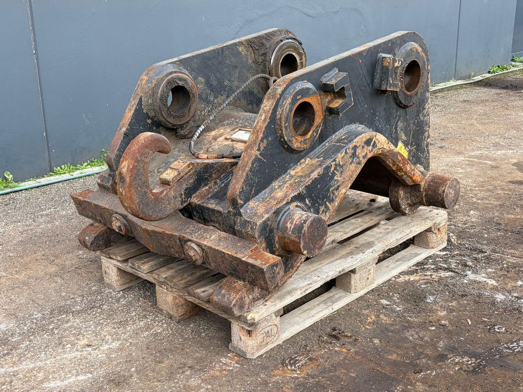 Caterpillar Quick Coupler CW70 for 374F