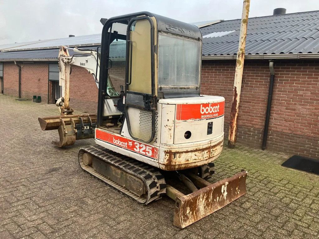 Bobcat 325 Minigraver Graafmachine