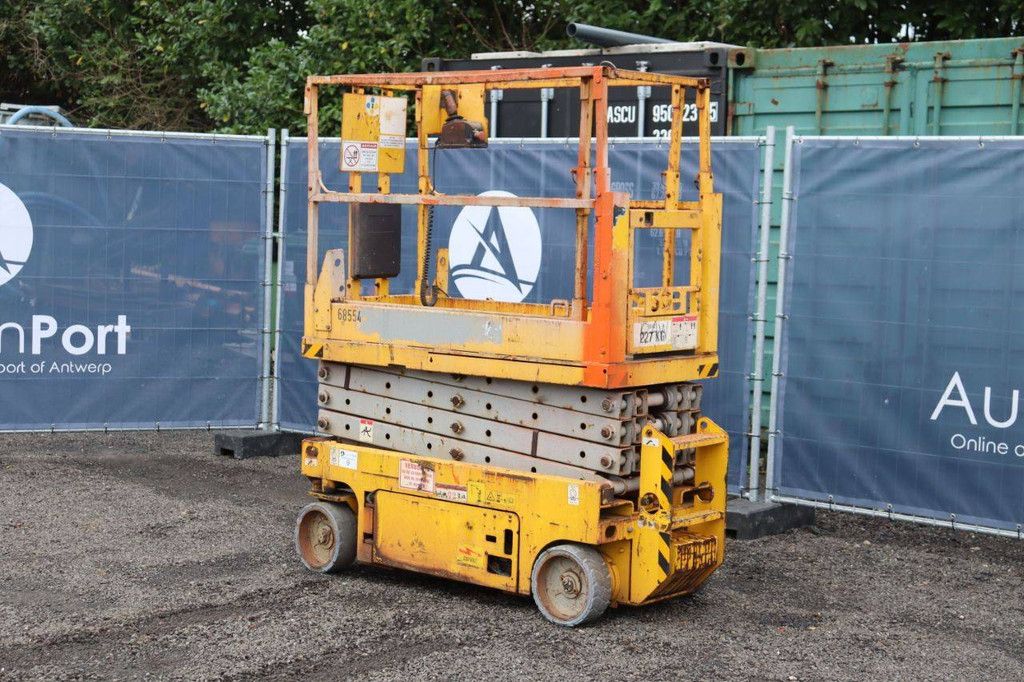 Scissor lift Genie GS-1932 Electric 7.6m