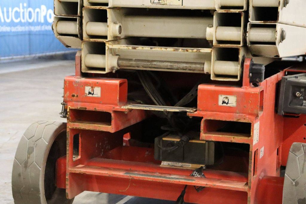 JLG 2646 ES Electric Scissor Lift 9.92m 2016