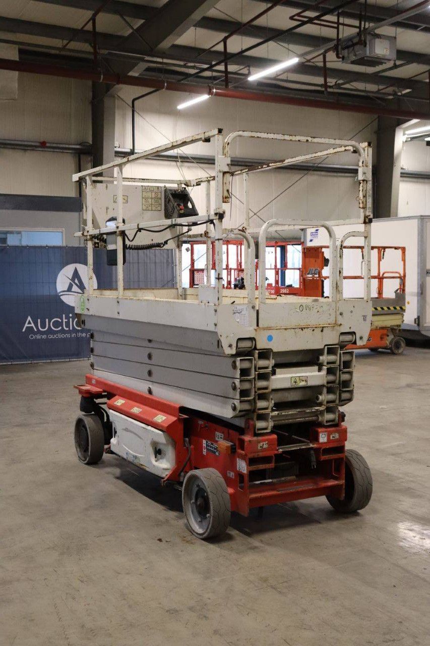 JLG 2646 ES Electric Scissor Lift 9.92m 2016