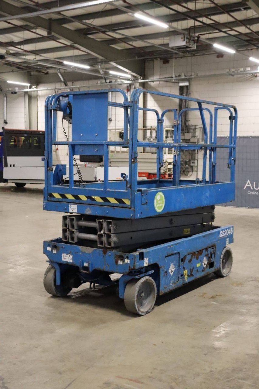 Scissor lift Genie GS-2046 Electric 8.10m 2014