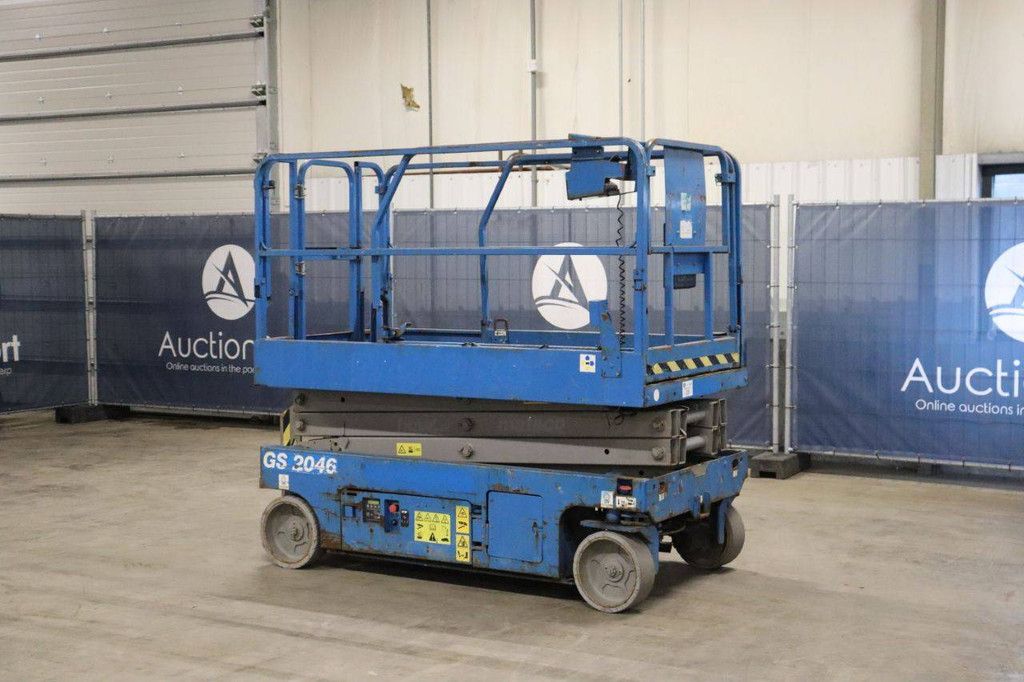Scissor lift Genie GS-2046 Electric 8.10m 2014