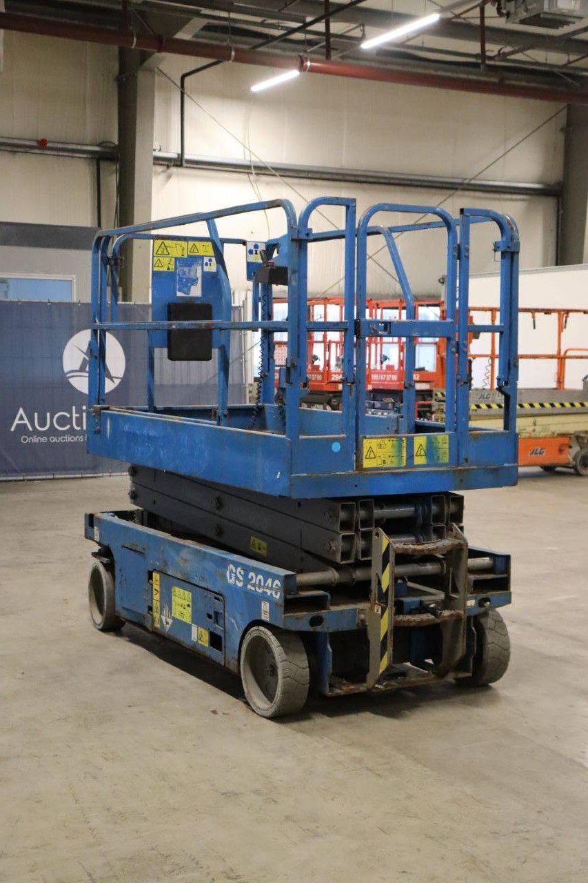 Scissor lift Genie GS-2046 Electric 8.10m 2014