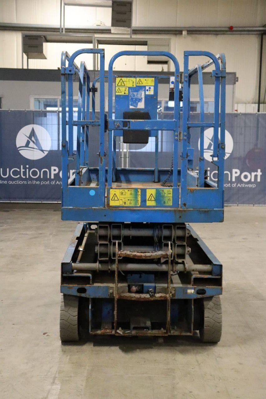 Scissor lift Genie GS-2046 Electric 8.10m 2014