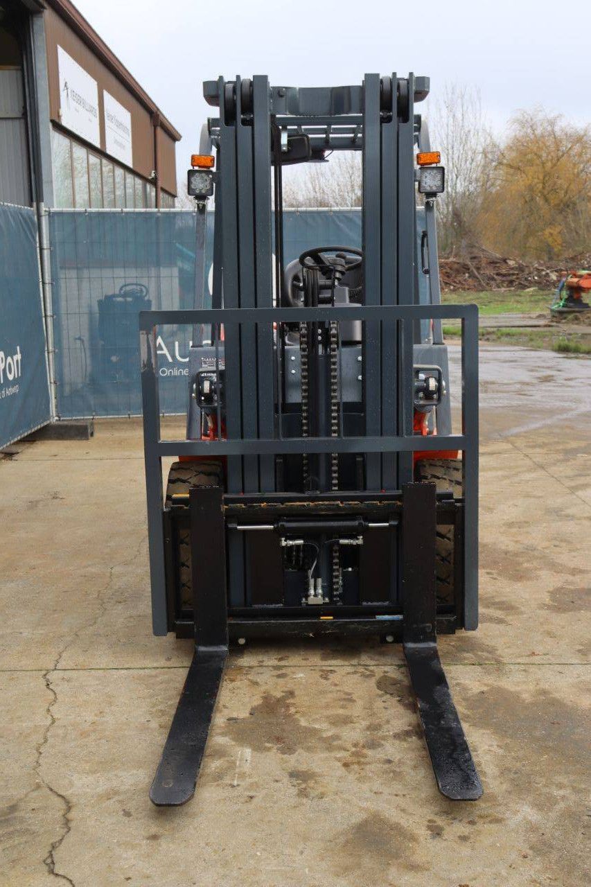 Forklift VMAX CPCD30 Diesel 3000kg New