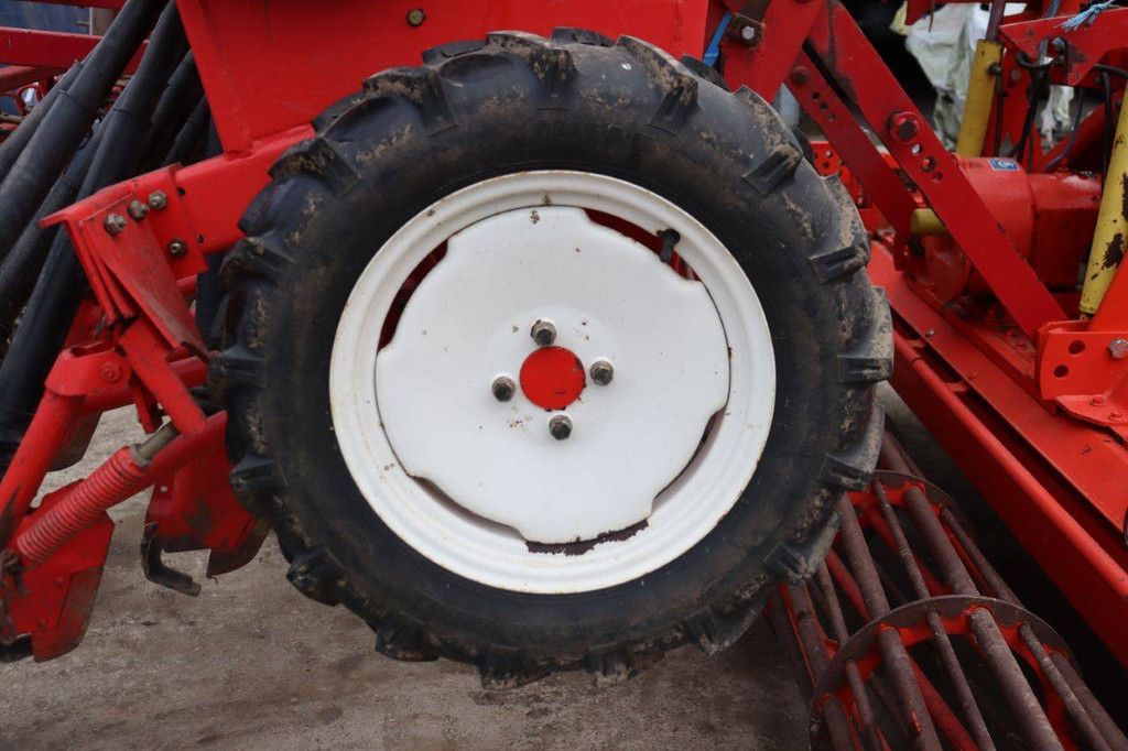 Seeder Gaspardo M300 2002 (Margin)