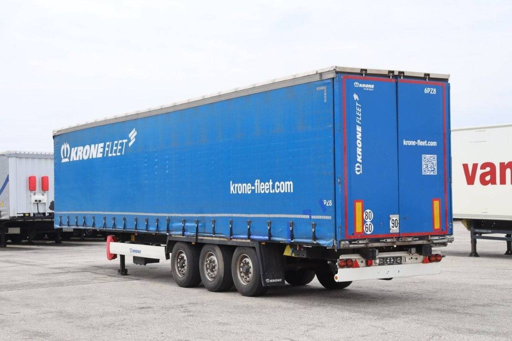 Krone SD sliding tarpaulin trailer