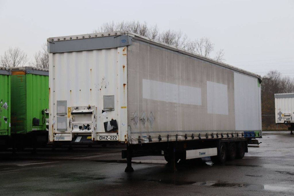 Krone SD sliding tarpaulin trailer