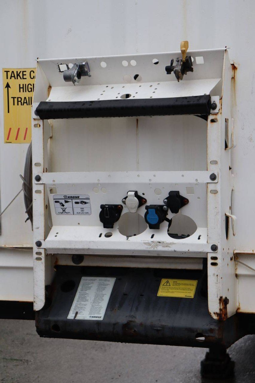 Krone SD sliding tarpaulin trailer