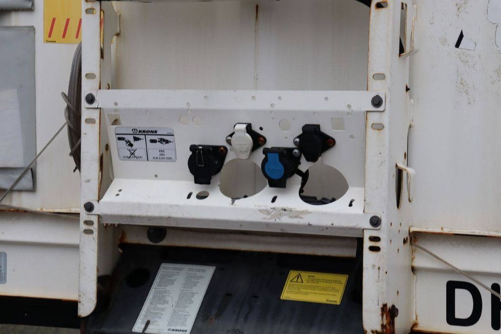 Krone SD sliding tarpaulin trailer