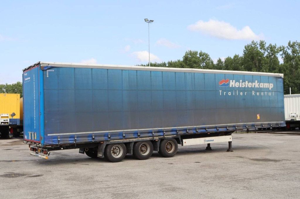 Krone SD sliding tarpaulin trailer