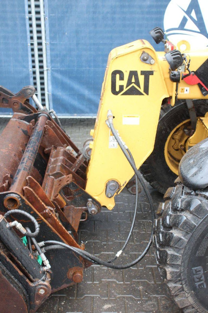 Verreiker Caterpillar TH215 Diesel 60kW 2500kg 5.5m