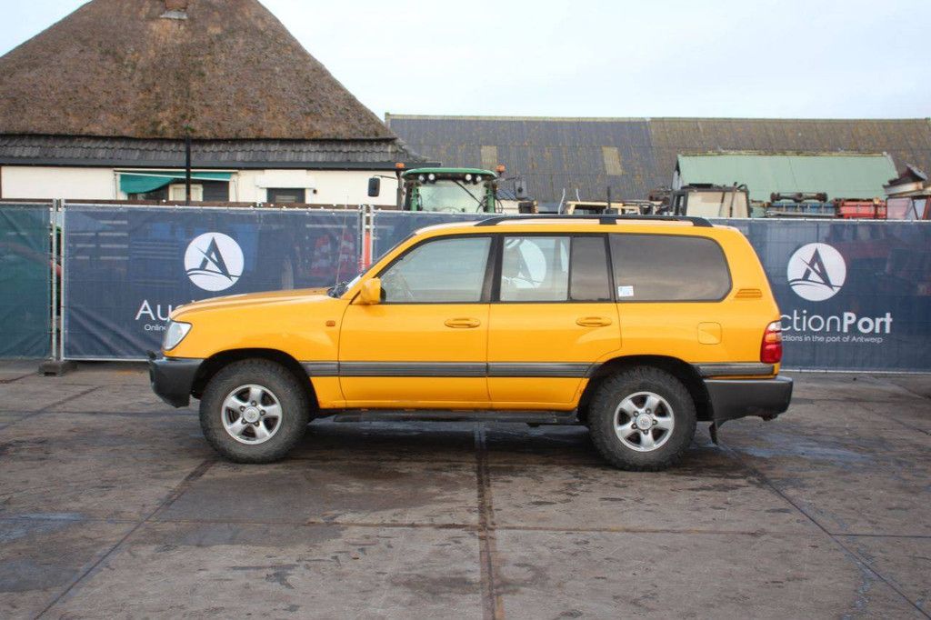 Toyota LANDCR. 100 4.2TD AUT+SRW Diesel 204hp 2000