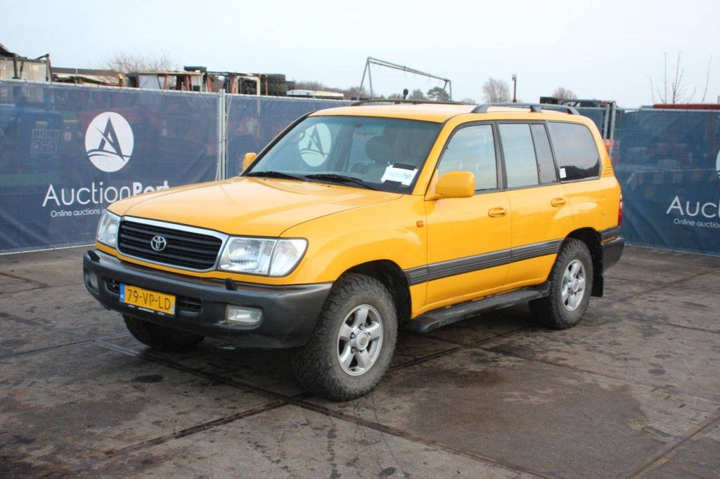 Toyota LANDCR. 100 4.2TD AUT+SRW Diesel 204hp 2000