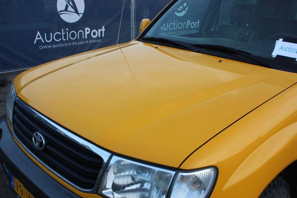 Toyota LANDCR. 100 4.2TD AUT+SRW Diesel 204hp 2000