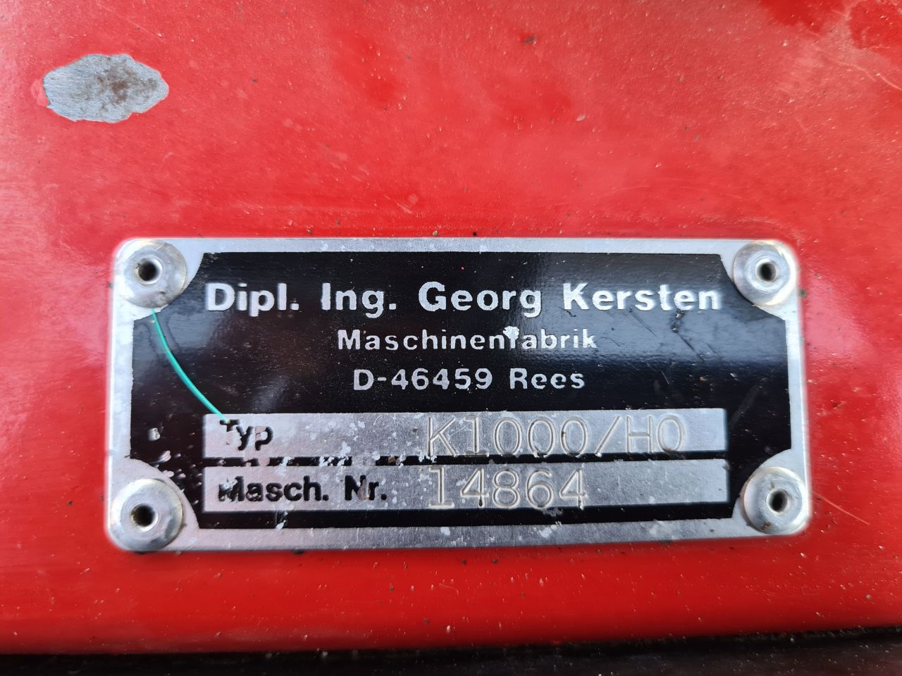 Kersten K 1000 veegmachine hydrostaat met opvangbak.