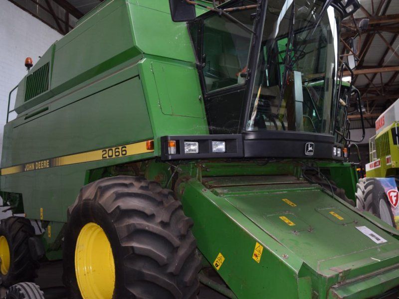 John Deere 2066